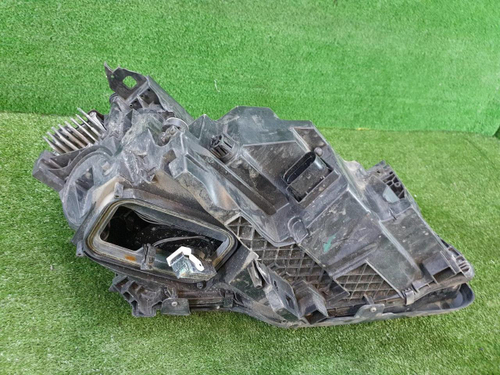 Битая Фара левая Mercedes GLA x156 (2017-2020) LED