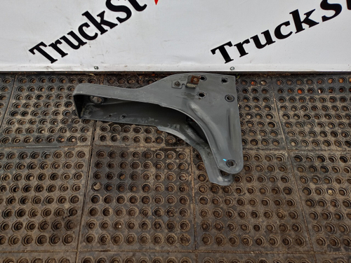 Кронштейн замка кабины правый 2017 г.