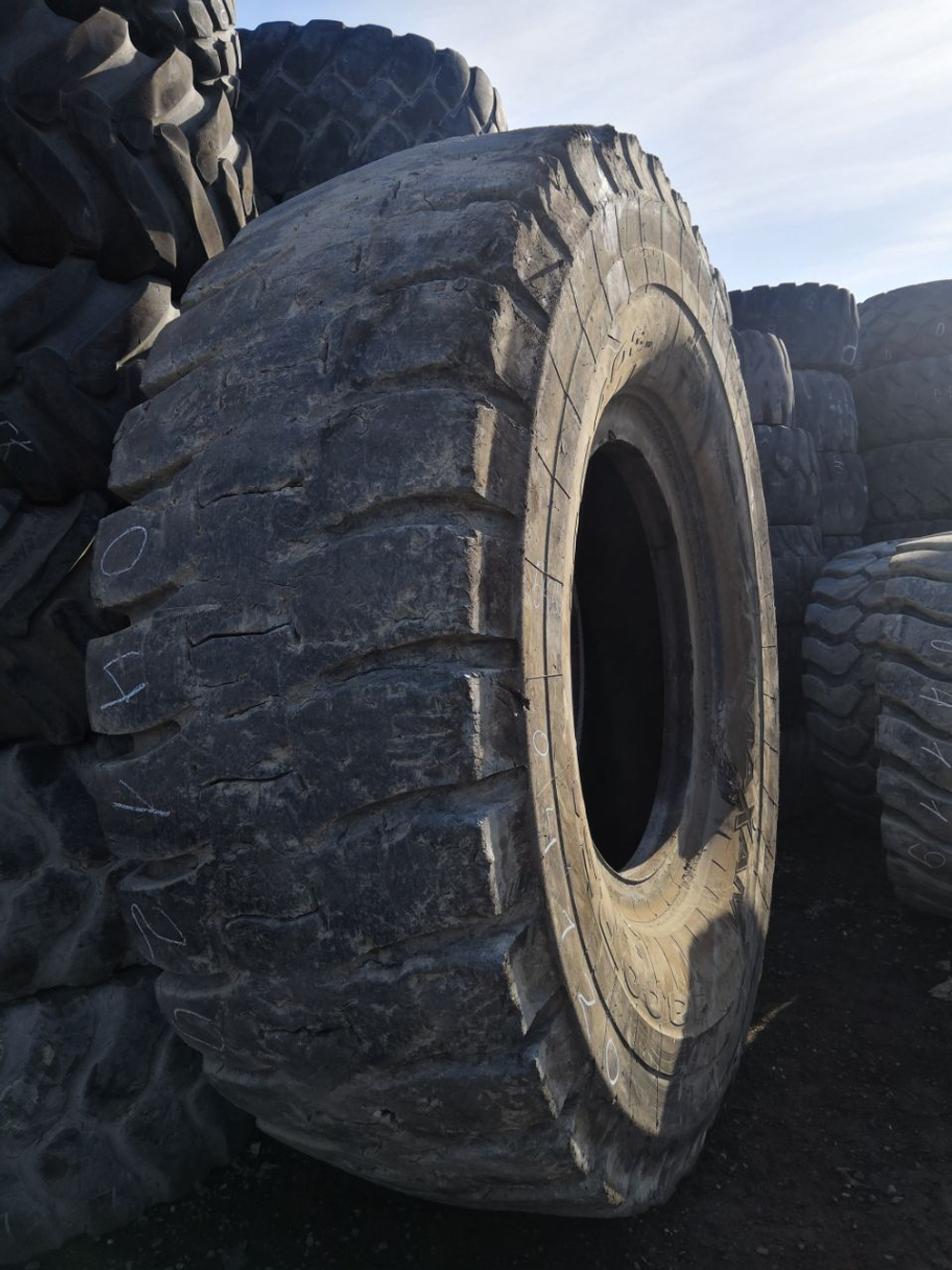 33.00R51 Maxam MS403 шина б/у
