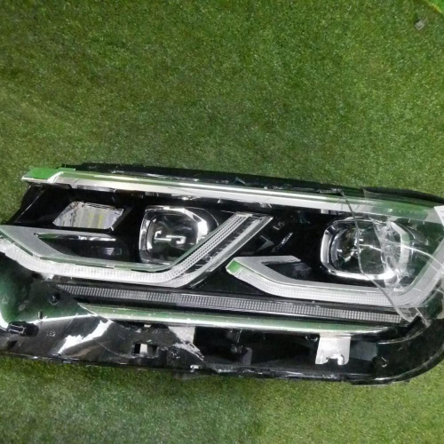 Битая Фара левая VW Tiguan 2 (2020-н.в.) LED