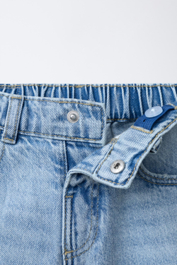 ZARA ДЖИНСОВЫЕ БЕРМУДЫ С НАШИВКАМИ CARS LIGHTNING MCQUEEN © DISNEY, ВЫЦВЕТШИЙ СИНИЙ