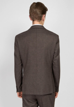 Мужской костюм в полоску (коричневый) А41