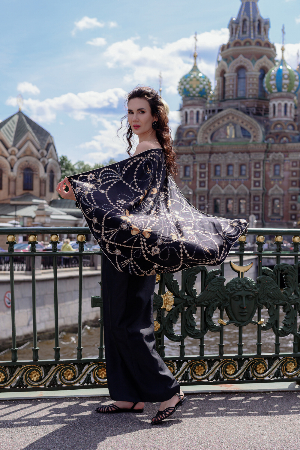 Платок «Жемчуг всегда прав» чёрный