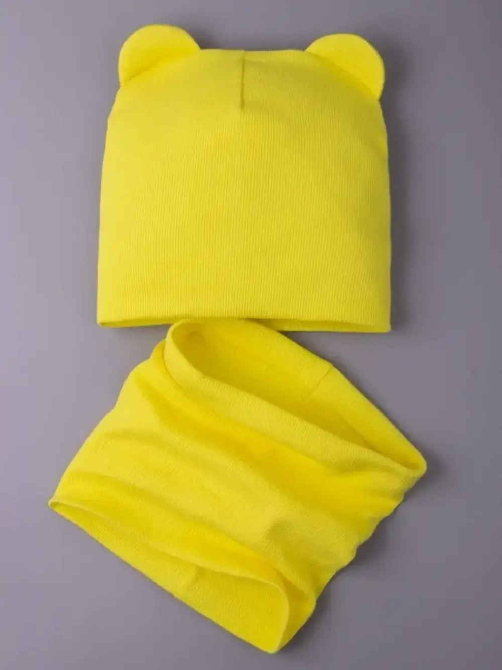 Шапка с ушками для малышей и снуд на осень