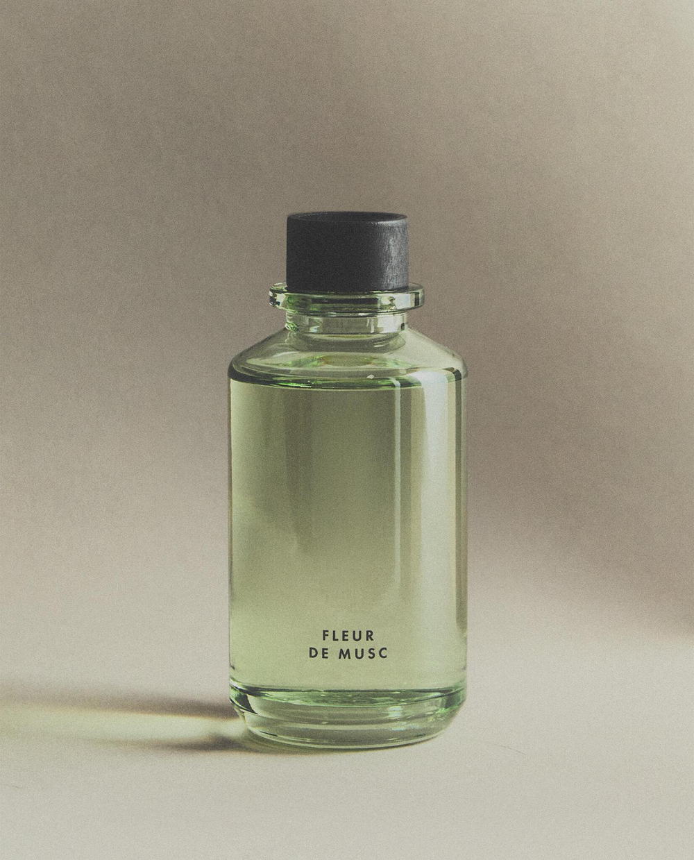 Zara Home FLEUR DE MUSC REED DIFFUSERS — ароматический диффузор с тростниковыми палочками, Флер де Муск, 190 мл