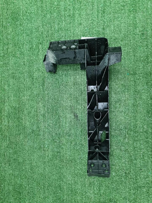 Кронштейн фары левый Москвич 3 (2022-н.в.)