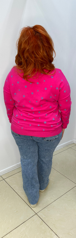 Яркий джемпер с голубыми горошинами