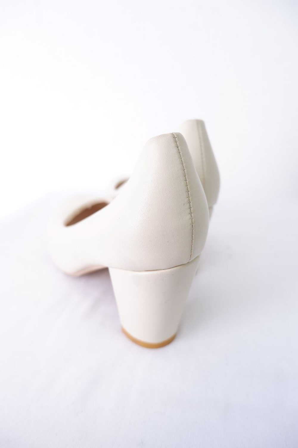 Туфли светлые 37 размер