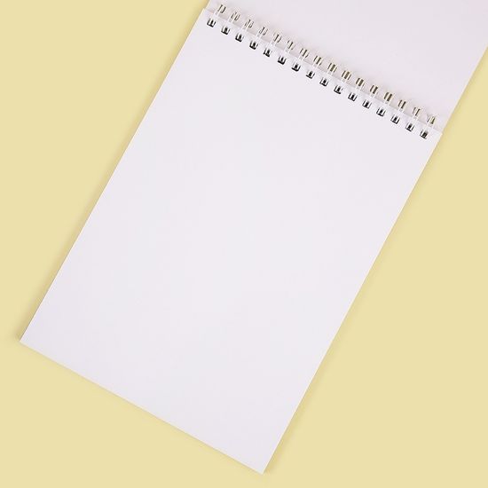 Блокнот Yarichin Bitch Bu, Клуб Яричин