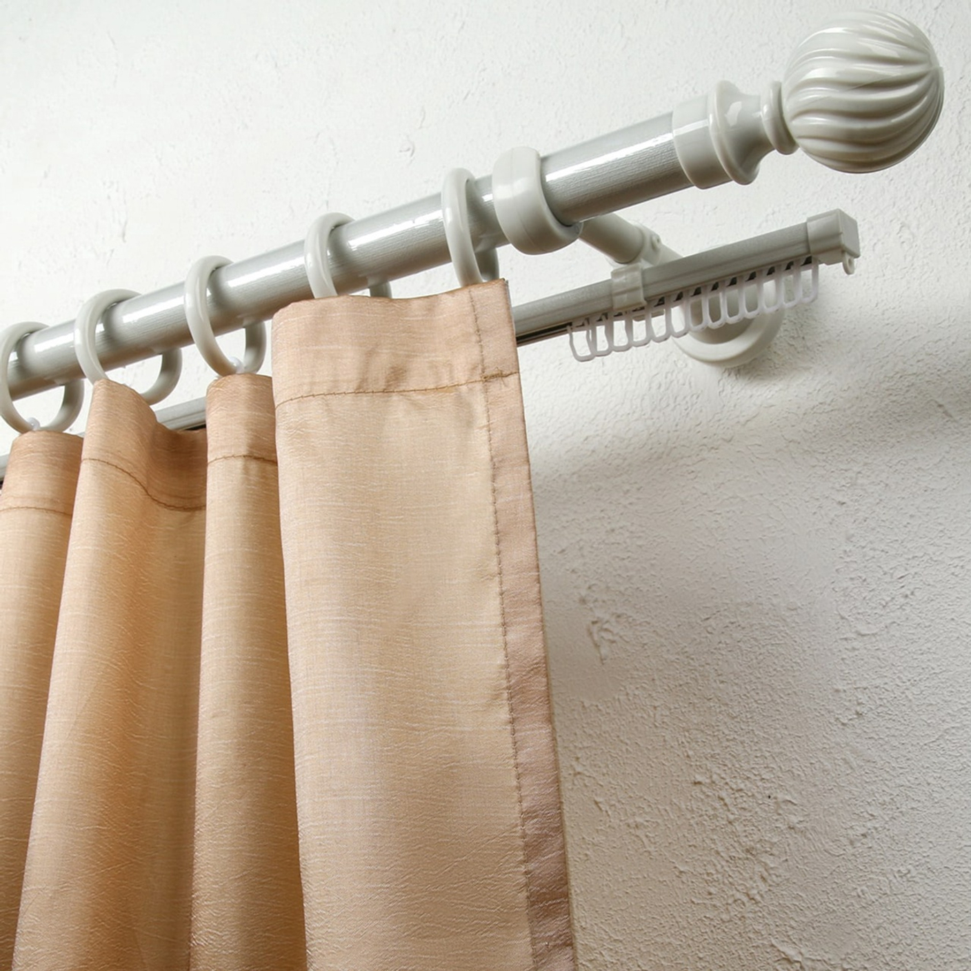 ❗Карниз настенный «Эра» – это двухрядный карниз диаметром 28 мм.