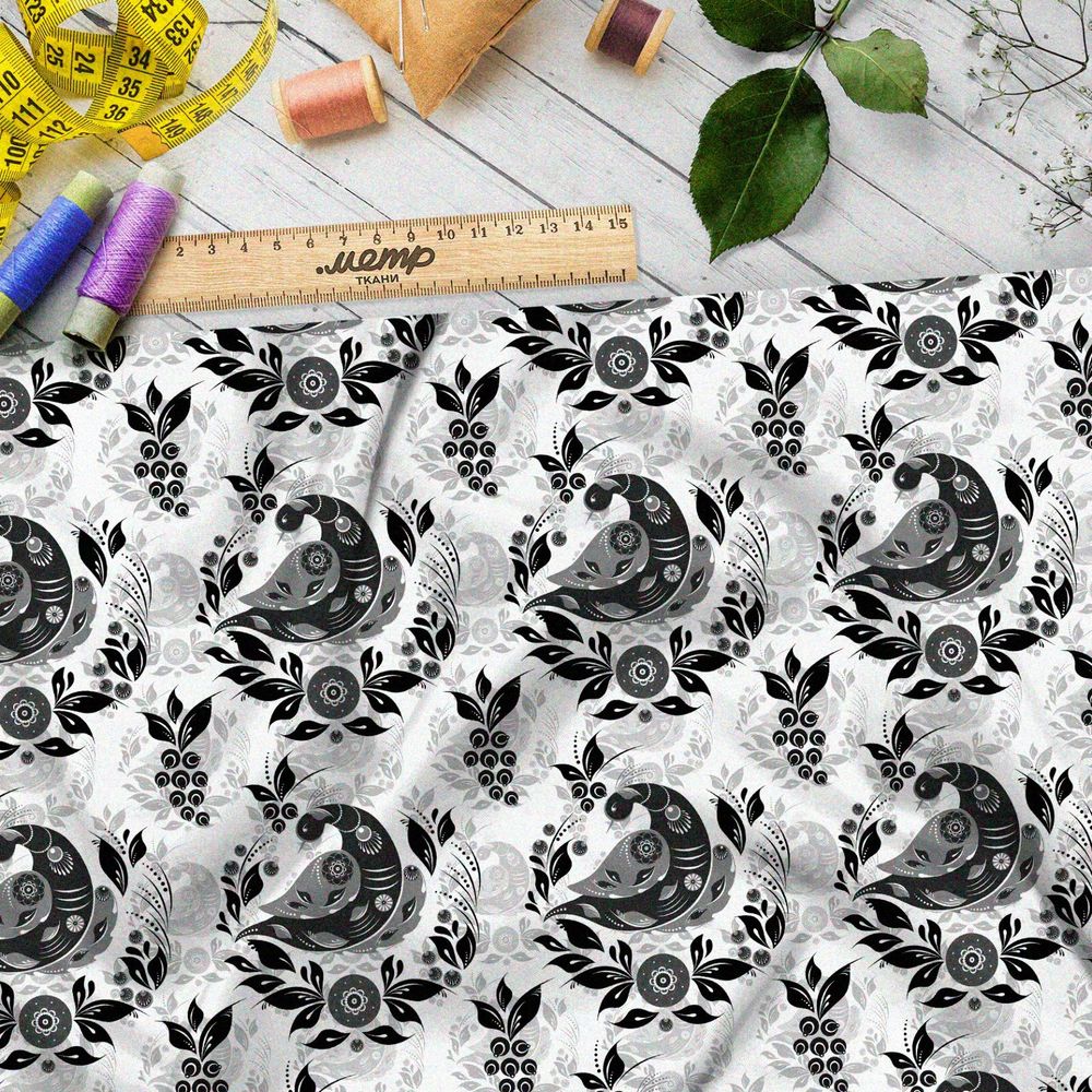Ткань шелк Армани чёрные голуби и черника на белом фоне