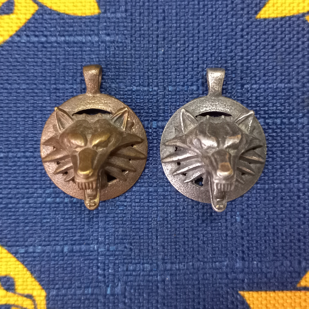 Подвеска. Медальон школы Волка. Ведьмак