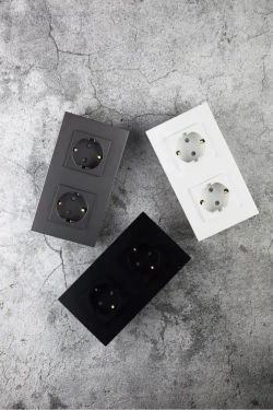 Розетки белые с заземлением, двойная розетка с защитными шторками