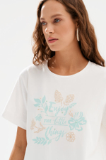 23606 Футболка женская (молочный)