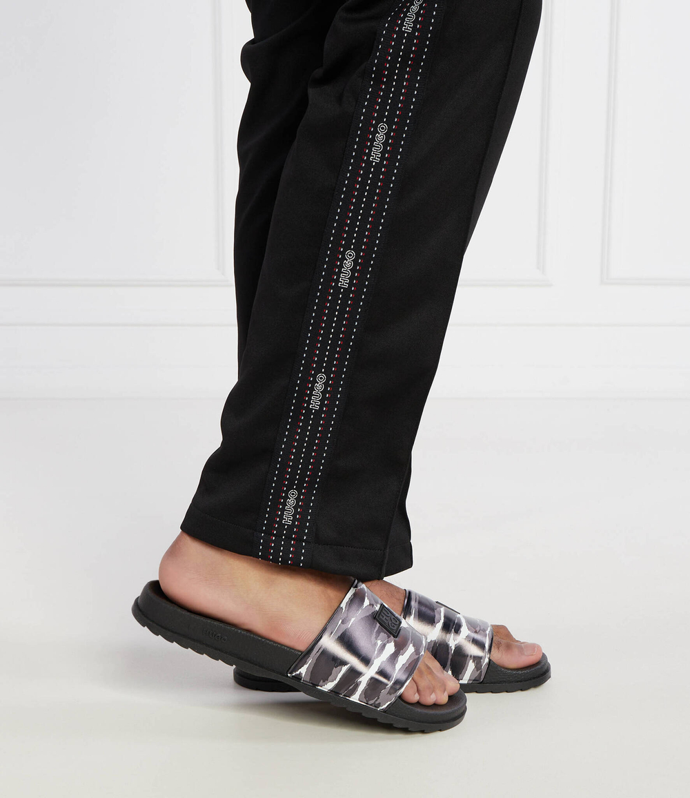 Шлепанцы Match_it_Slid HUGO - графитовый(50517301)