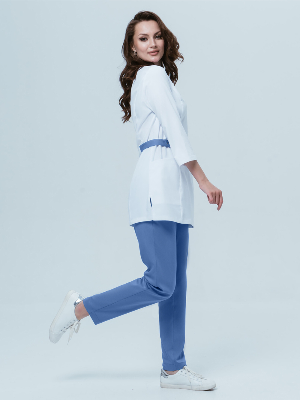 Белая блуза медицинская через голову/без застежки с рукавом 3/4