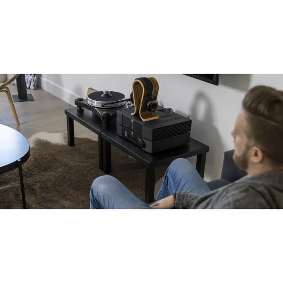 Moon by Simaudio 390 Black