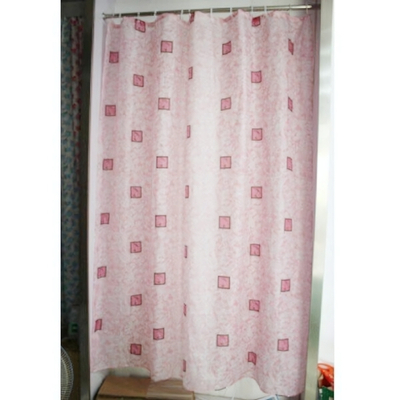 Штора для ванной комнаты полиэстер эконом 180*200 с кольцами Розовые квадраты YQL-1170