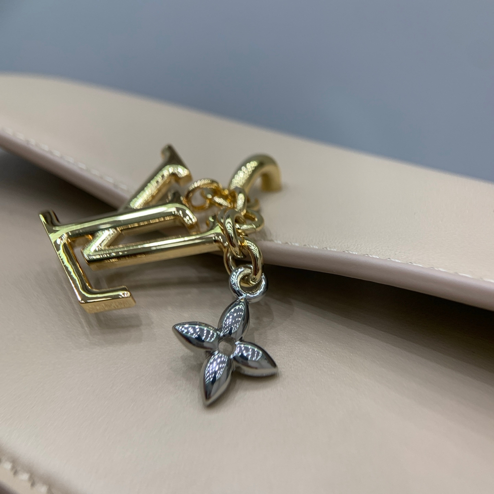 Louis Vuitton Wallet On Chain LV Bloom