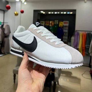 Nike Cortez