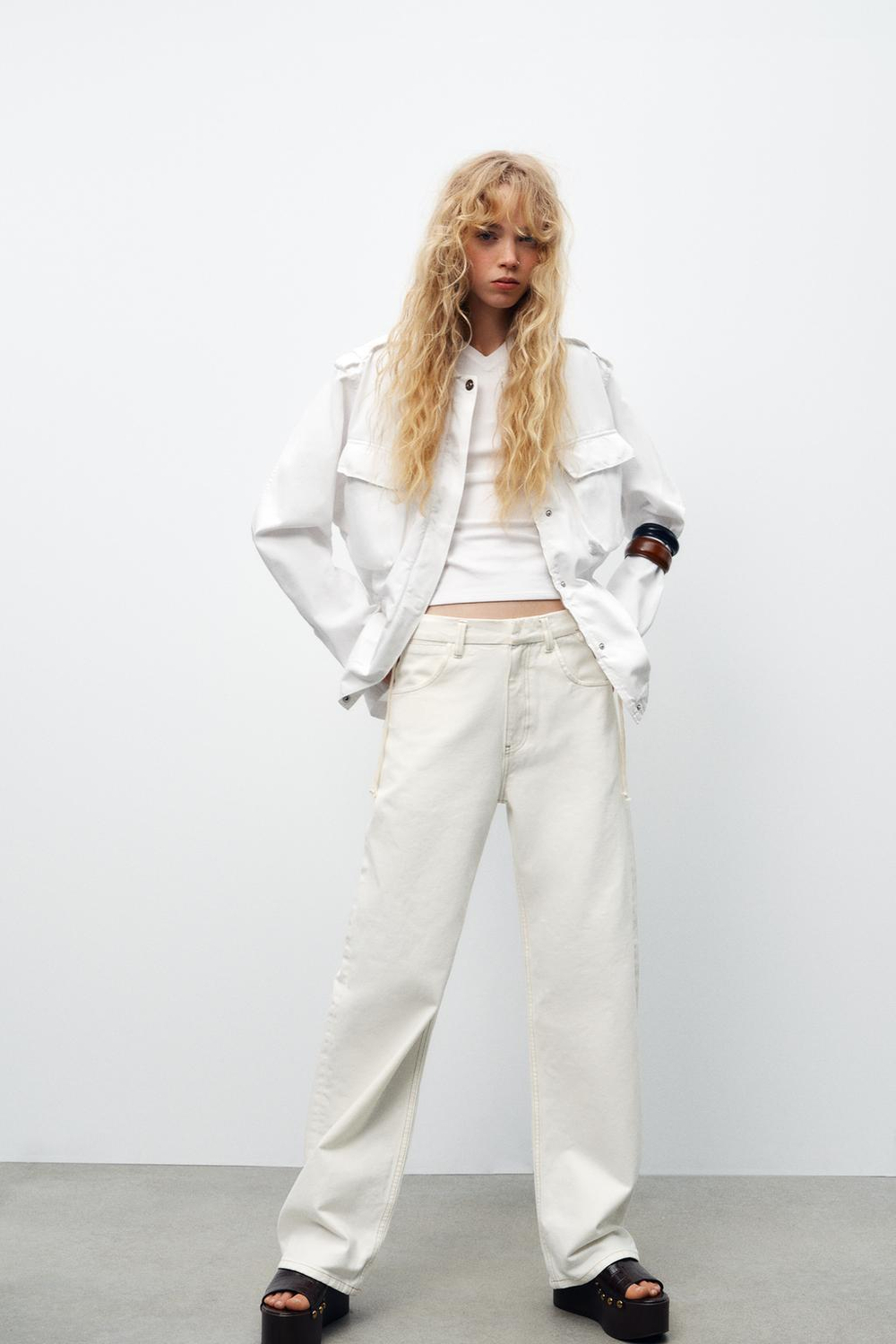 ZARA ДЖИНСЫ-БАНАНЫ TRF С ВЫСОКОЙ ПОСАДКОЙ, ЖЕЛТОВАТО-БЕЛЫЙ