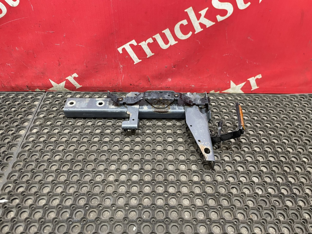 Кронштейн крыла переднего левого 2018г.