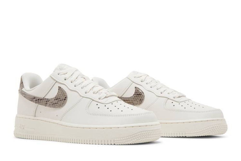 Кроссовки Nike Air Force 1 '07 (Женская размерная сетка)
