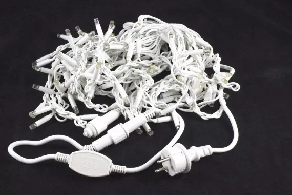 Светодиодная мерцающая бахрома 3*0.6 м., 220V, 100 разноцветных LED ламп, белый каучук, соединяемая, Winner Light (m.02.7W.100+)