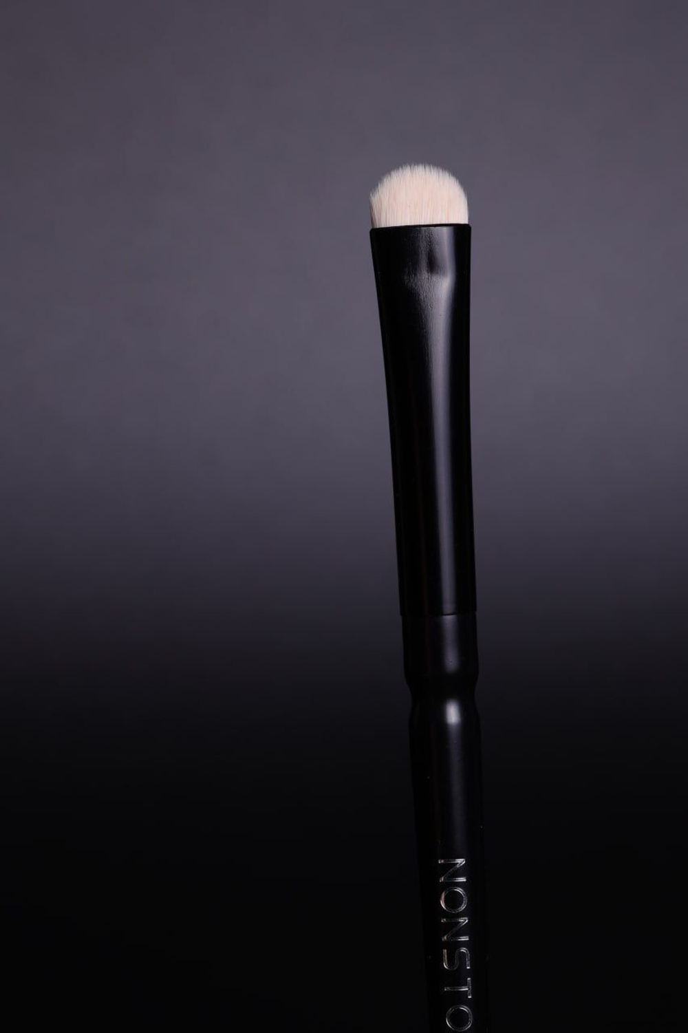 NONSTOPMAKEUP BS09 Smooth Shade Pencil Brush, Кисть для растушевки карандаша и теней. Премиум синтетика, черная, 1 шт.