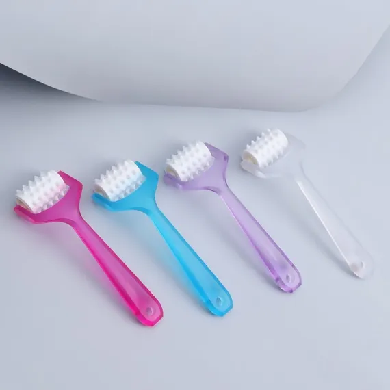 Массажёр для лица и зоны декольте «Барабан», 14 × 4,5 × 2,5 см, с шипами, цвет МИКС