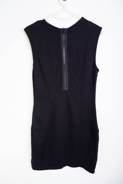 Платье Benetton обтягивающего кроя, маркировка 2XL, визуально на 11/12 лет