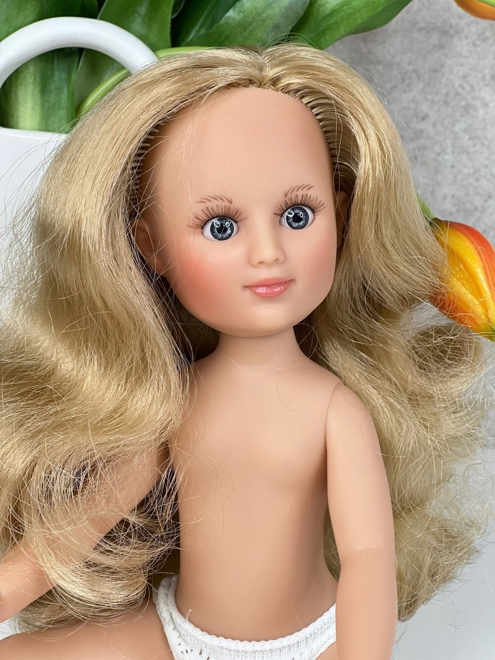 Кукла Nines виниловая 34см Leslie без одежды (1440W7)