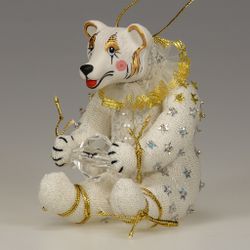 Ёлочная игрушка Медвежонок бисерный с кристаллом
