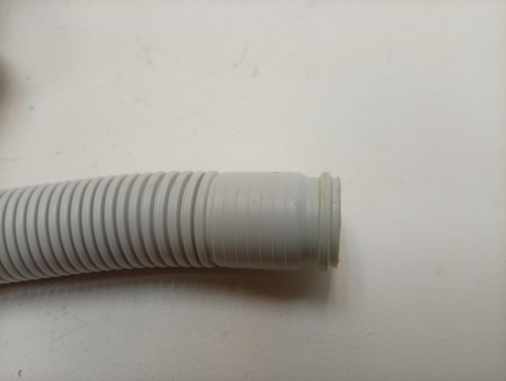 WLL2416EOE/01 кт73 Сливной шланг для стиральной машины Bosch 9000885394 б/у