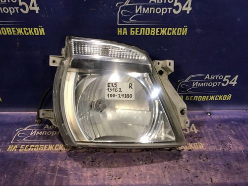 Фара передняя правая NISSAN CARAVAN 2001-2012