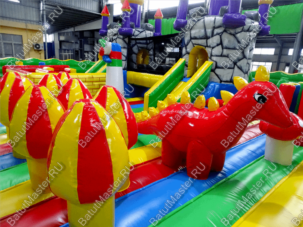 Большой надувной батут "Средневековье" 12*12*5 м