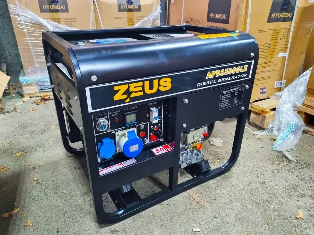 Дизельный генератор Zeus APD 3500 CLE 3 кВт с электростартером. В комплекте аккумулятор, колеса и набор фильтров для 1-го ТО