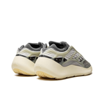 Кроссовки Adidas Yeezy Boost 700 V3 'Fade Salt' ID1674
