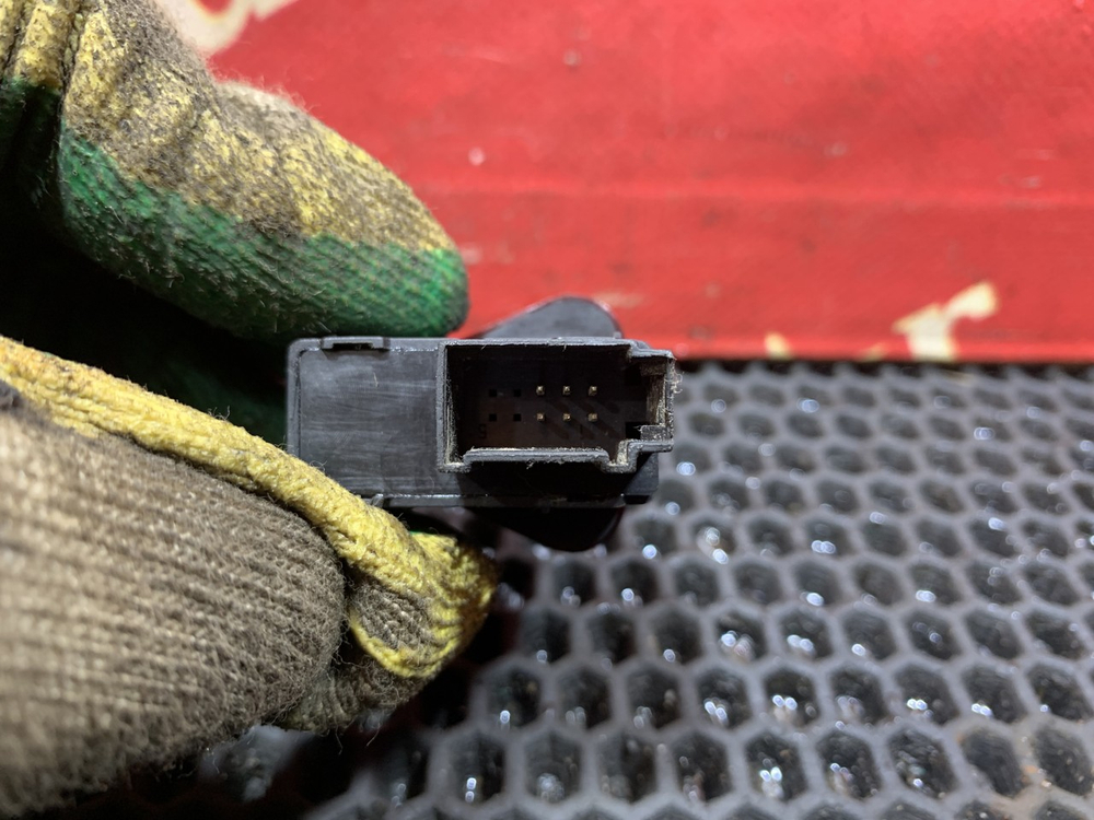 Кнопка аварийной сигнализации 2023г