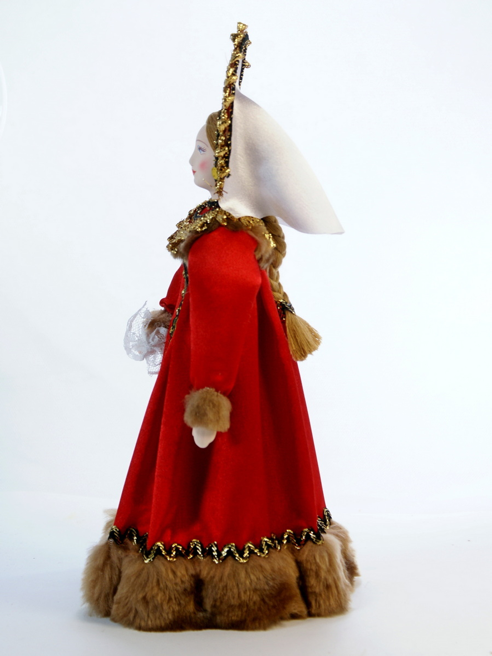 Кукла коллекционная в русском праздничном костюме