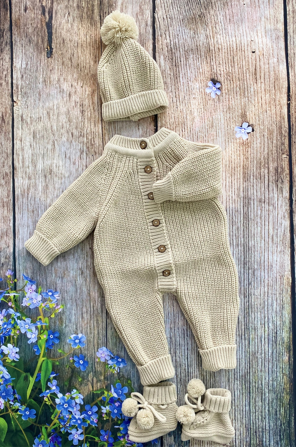 Вязаный комплект на выписку 6 предметов  "Twin" (Од. ут., бант, пин., комбинезон, шапка, нат. компл) (Цвет: Фиолетовый)