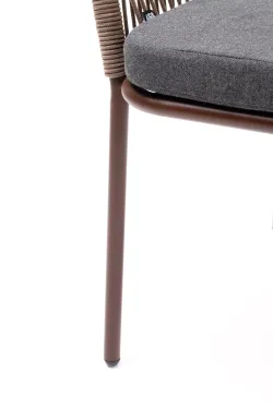 "Марсель" стул плетеный из роупа, каркас алюминий коричневый (RAL8016) муар, роуп коричневый круглый, ткань темно-серая 027