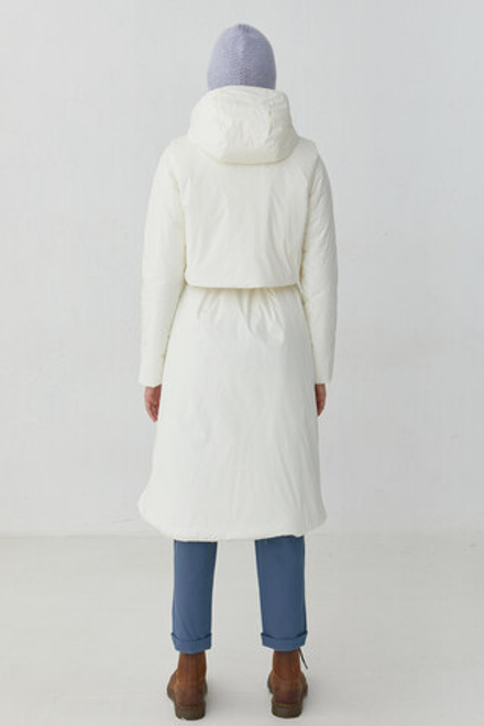 Утепленное пальто из мембраны молочного цвета с жилетом