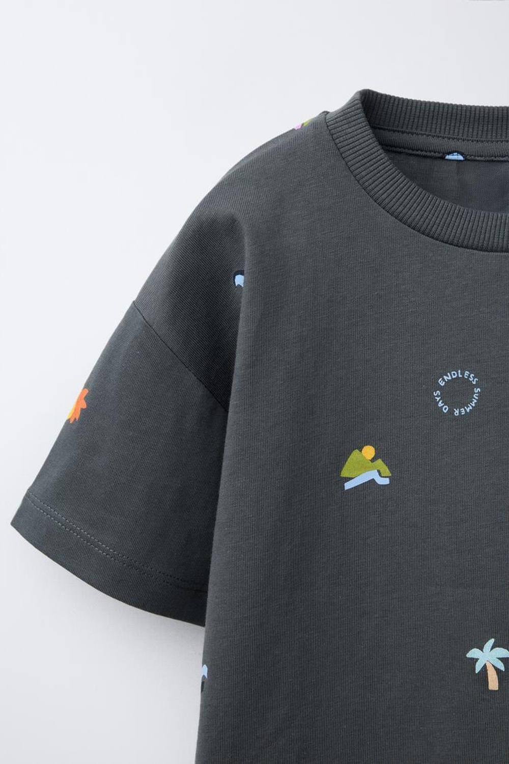 ZARA ФУТБОЛКА С ПРИНТОМ, АНТРАЦИТОВО-СЕРЫЙ