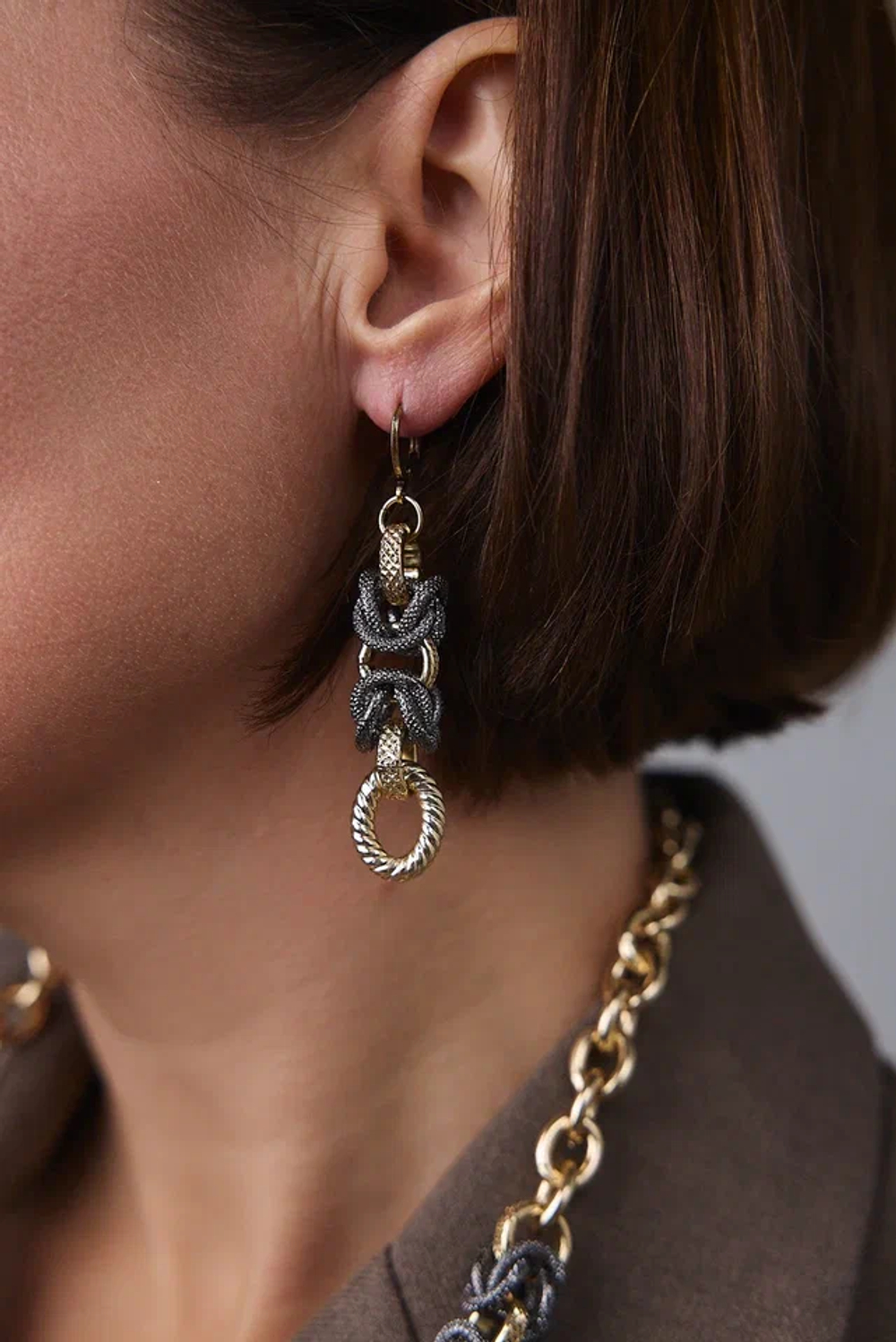 Серьги длинные Византия биколор: золото и графит, замок левербек