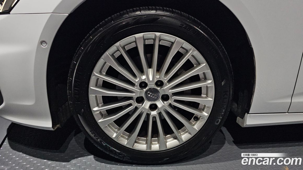 Audi A6 (C8) 40 TDI Premium (05.2020)