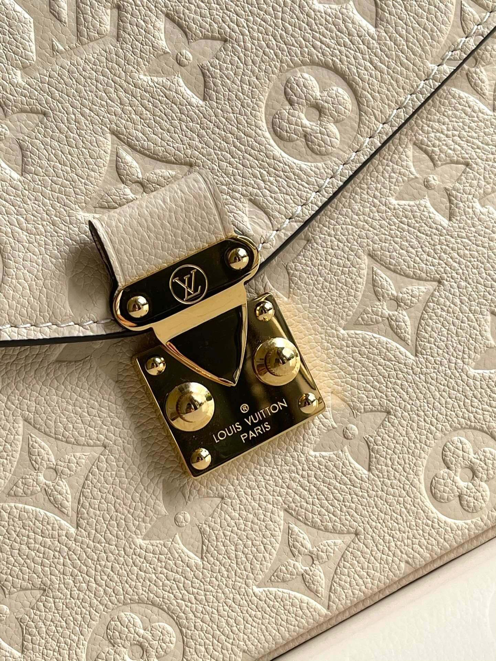 Louis Vuitton Metis