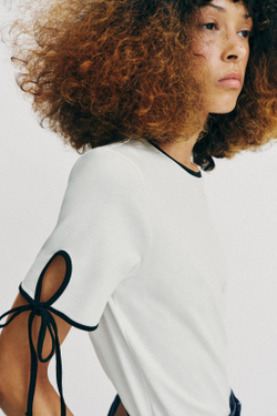 ZARA ФУТБОЛКА С БАНТАМИ И КОНТРАСТНОЙ ОТДЕЛКОЙ, БЕЛЫЙ