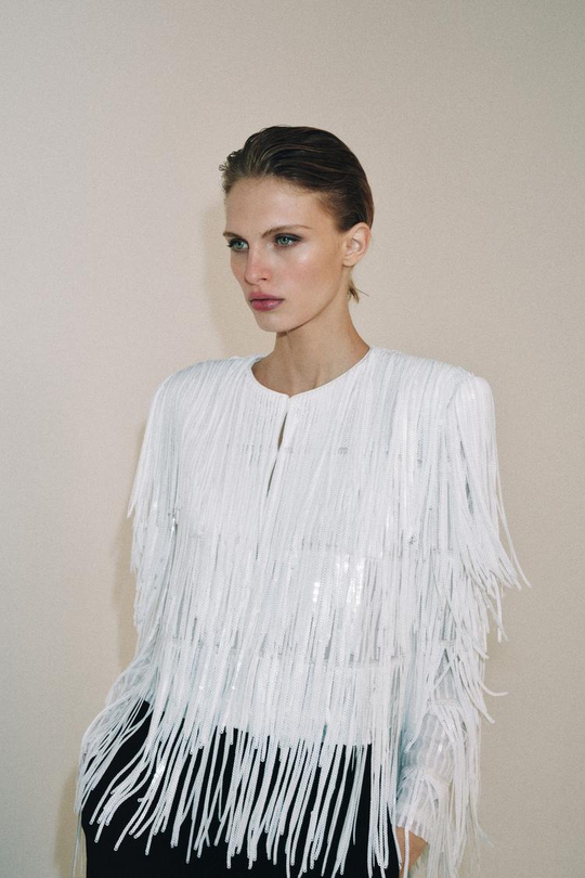 ZARA КУРТКА С БАХРОМОЙ И ПАЙЕТКАМИ — ZW COLLECTION, ЖЕЛТОВАТО-БЕЛЫЙ