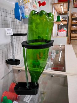 Поилка под бутылку из оцинкованной стали, кольцо пластик